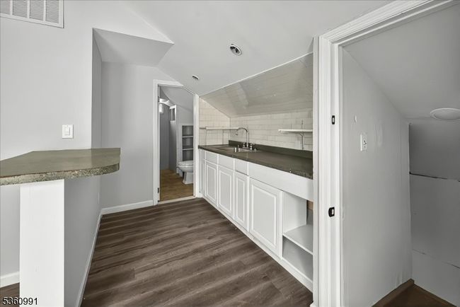 27 Berkeley Pl, Home with 7 bedrooms, 3 bathrooms and null parking in Bloomfield NJ | Image 41