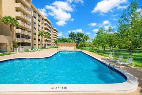 606-800 Ne 195th St, Miami, FL, 33179-3414 | Card Image