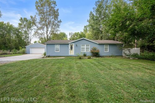6271 E Potter Rd, Davison, MI, 48423-9584 | Card Image