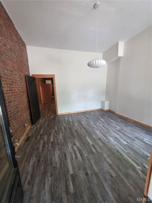 1957 Cherokee St, Saint Louis, MO, 63118-3251 | Card Image