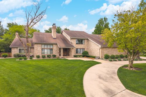 1810 Cardinal Ct, Pontiac, IL, 61764-9332 | Card Image