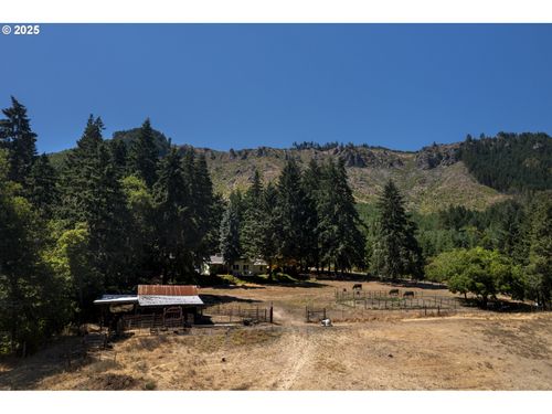 1620 Touchstone Ln, Roseburg, OR, 97471-9016 | Card Image