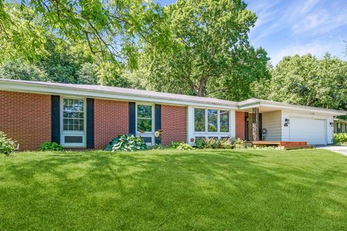 N105W21215 Oak Ln, Germantown, WI, 53022-3748 | Card Image