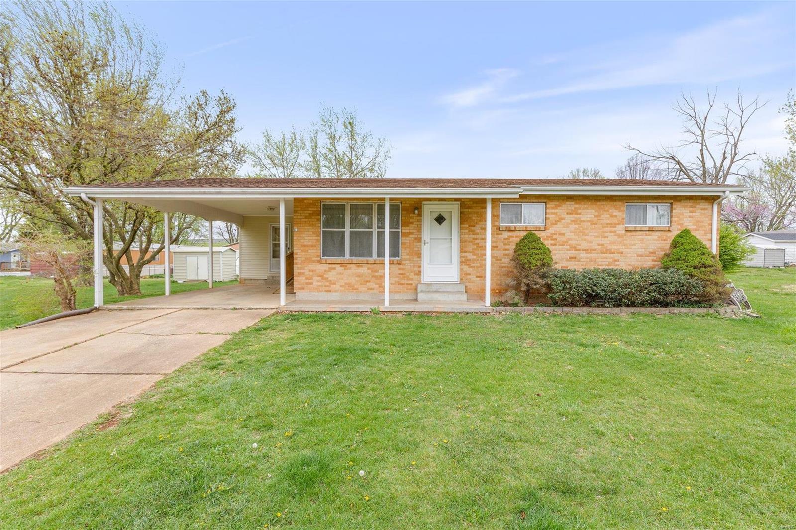 Judy Dr, Farmington, MO 63640