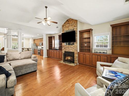7999 Worth Way, Denver, NC, 28037-7669 | Card Image