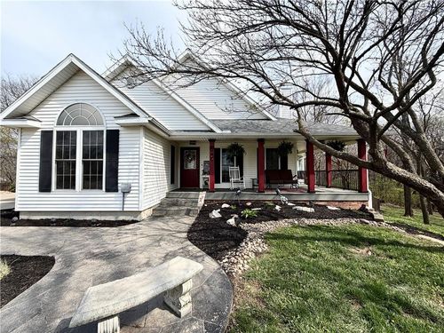 9 Sw 260th Rd, Warrensburg, MO, 64093-7593 | Card Image