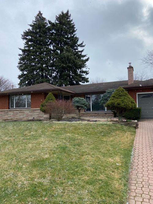 123 Seneca Dr, Ancaster, ON, L9G3B7 | Card Image