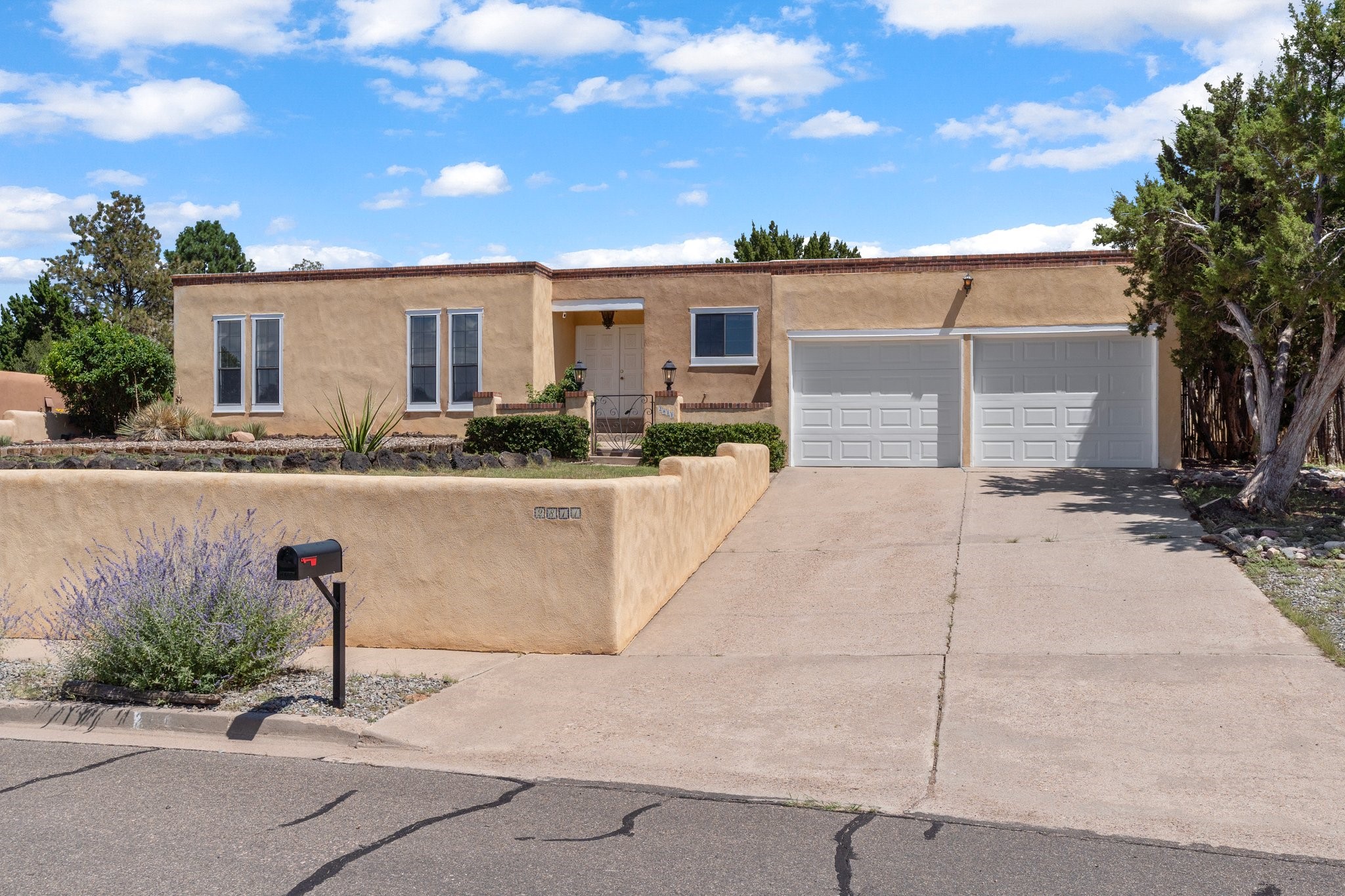Calle Calmo , Santa Fe, NM 87505