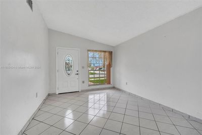 11289 Nw 88th Ave, House other with 3 bedrooms, 2 bathrooms and null parking in Hialeah Gardens FL | Image 3