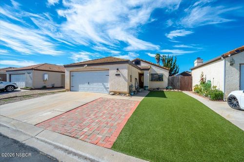 2217 Chestnut Ln, Santa Maria, CA, 93458-1067 | Card Image