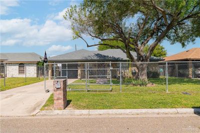 706 E Green Valley Lane, House other with 3 bedrooms, 1 bathrooms and 1 parking in Alamo TX | Image 1