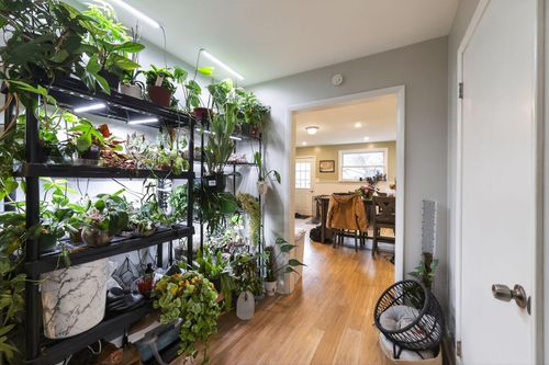 215 Oak St, Ludlow, KY, 41016-1414 | Card Image