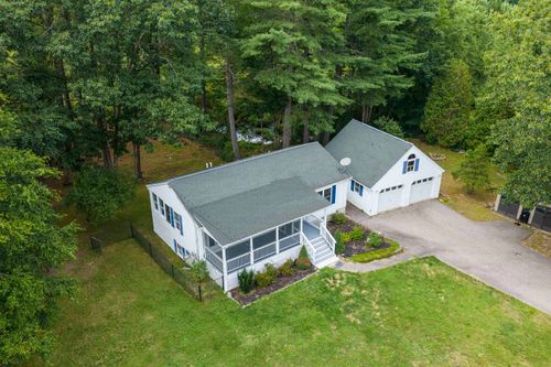 2 Bayou Dr, Raymond, NH, 03077-2364 | Card Image