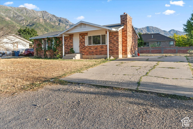 300 , Santaquin, UT 84655