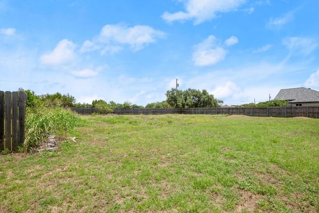 101 Homestead Rd, House other with 3 bedrooms, 3 bathrooms and 8 parking in Kyle TX | Image 20