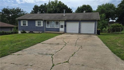 12305 E 52nd Ter, Kansas City, MO, 64133-3128 | Card Image