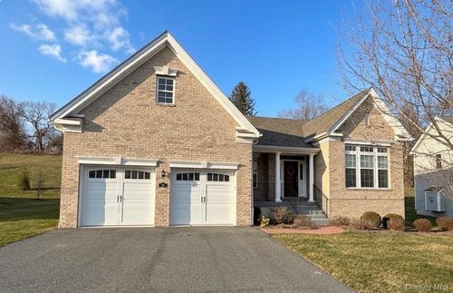 10 W Tilden Pl, East Fishkill, NY, 12533-6065 | Card Image