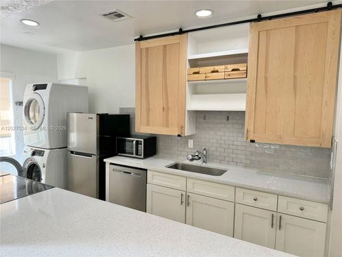 2-406 Se 11th Ct, Fort Lauderdale, FL, 33316 | Card Image