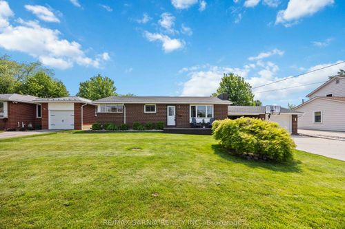 87 Macnab St, Forest, ON, N0N1J0 | Card Image