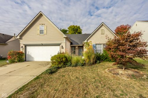 860 Weeping Way Ln, Avon, IN, 46123-8179 | Card Image