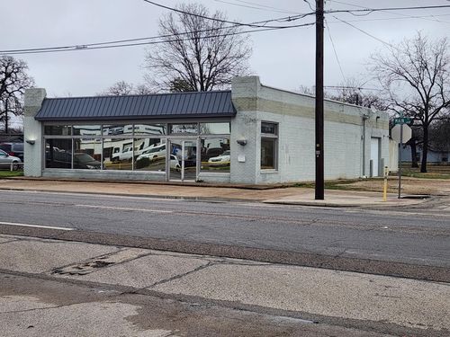 607 S Main St, Cleburne, TX, 76033-6316 | Card Image