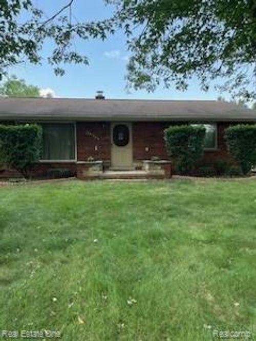 51341 Neumaier Dr, Shelby Township, MI, 48316-4046 | Card Image