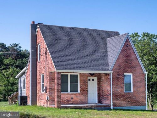 2450 Happy Creek Rd, FRONT ROYAL, VA, 22630-6449 | Card Image