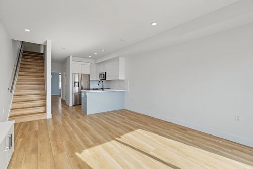 11-6288 Beresford Street, Burnaby, BC, V5J1K2 | Card Image