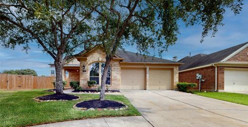 2001 Balsam Lake Ln, Pearland, TX, 77584-3623 | Card Image