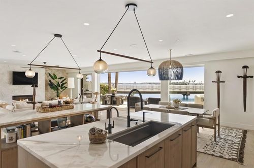 1053 E Briarfield Dr, San Diego, CA, 92109-5050 | Card Image