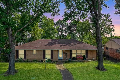 3483 Navajo Cir, Dallas, TX, 75224-3724 | Card Image