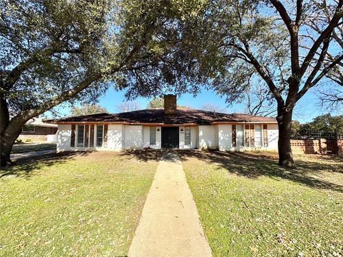 2304 Royal Acres Dr, Denton, TX, 76209-8640 | Card Image