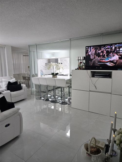 103-9410 Live Oak Pl, Davie, FL, 33324-4709 | Card Image