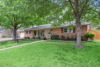 2109 Lake James Drive, House other with 3 bedrooms, 2 bathrooms and 2 parking in Waco TX | Image 1