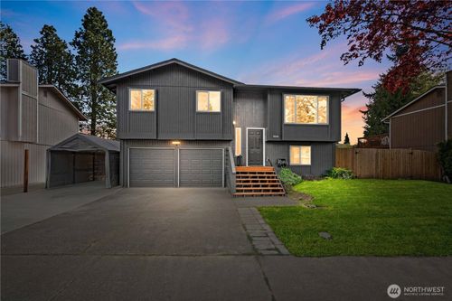 5555 34th Street Loop Ne, Tacoma, WA, 98422-3103 | Card Image