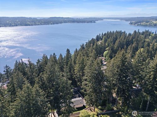 111 Point Fosdick Cir Nw, Gig Harbor, WA, 98335-7858 | Card Image