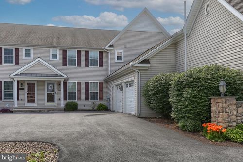 1935 Preserve Ln, PALMYRA, PA, 17078-8435 | Card Image