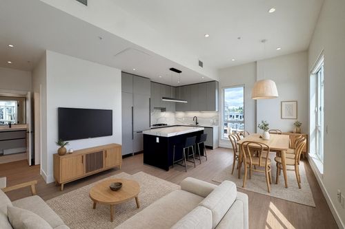 503-2235 Broadway E, Vancouver, BC, V5N0J5 | Card Image