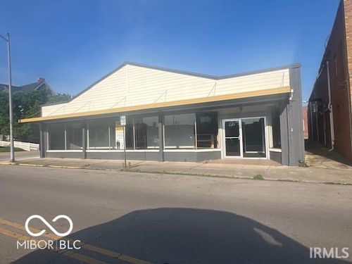 235 S Main St, New Castle, IN, 47362-4233 | Card Image