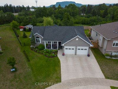 276 Cougar Cres, House other with 3 bedrooms, 2 bathrooms and 6 parking in Thunder Bay ON | Image 2