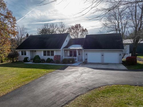 7713 E Old Road 30, Pierceton, IN, 46562-9750 | Card Image