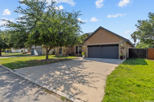 1812 Wandering Trl, Pleasanton, TX, 78064-1941 | Card Image