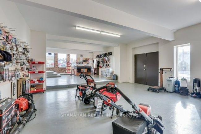 5271 Nauvoo Rd, Home with 0 bedrooms, 2 bathrooms and 10 parking in Warwick ON | Image 12