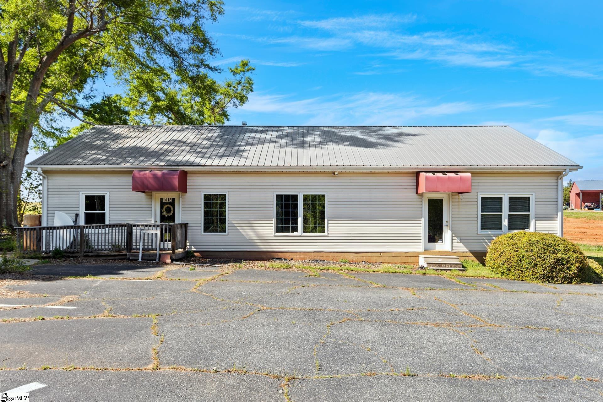 Commercial Sale in Laurens 2