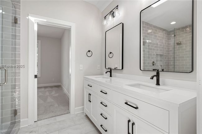 Guest Bathroom | Image 46