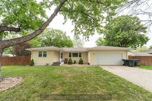 2127 Sheridan Ave, Grand Island, NE, 68803-1928 | Card Image