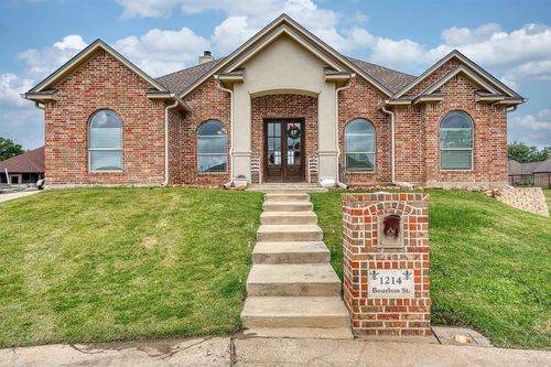 1214 Bourbon St, Bridge City, TX, 77611-5800 | Card Image