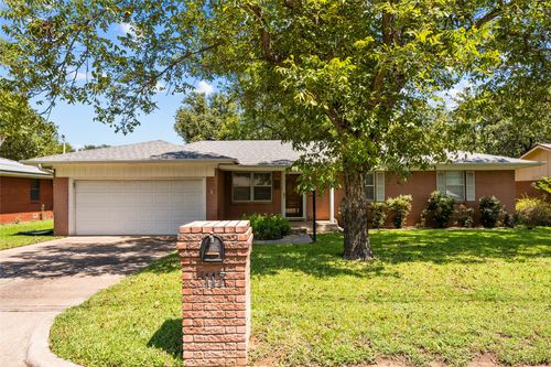 117 S Bermuda St, Lacy Lakeview, TX, 76705-1840 | Card Image
