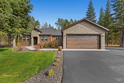 13090 Crane Shore Dr, House other with 3 bedrooms, 3 bathrooms and 2 parking in Donnelly ID | Image 2