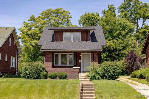 1105 Pennsylvania Ave, Saint Louis, MO, 63130-2450 | Card Image